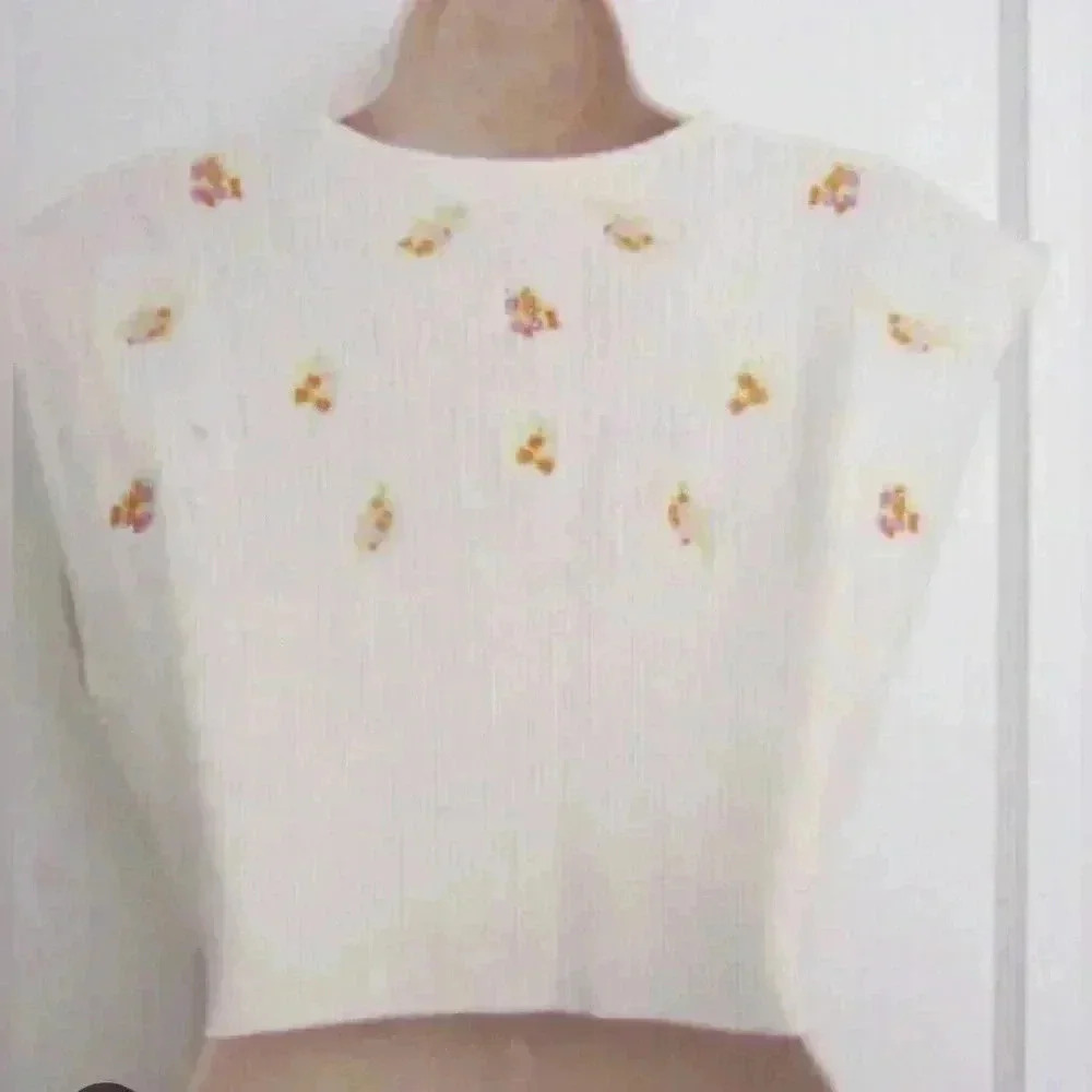 Free People intimately Lotta Love white floral embroidered Crop top sz medium